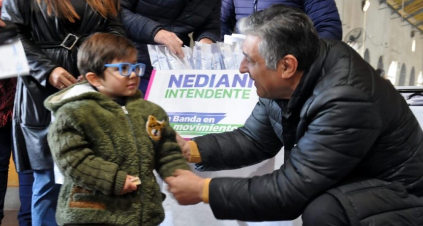 ENTREGAN ANTEOJOS GRATUITOS EN LA PRIMERA ETAPA DEL PROGRAMA MIRARNOS