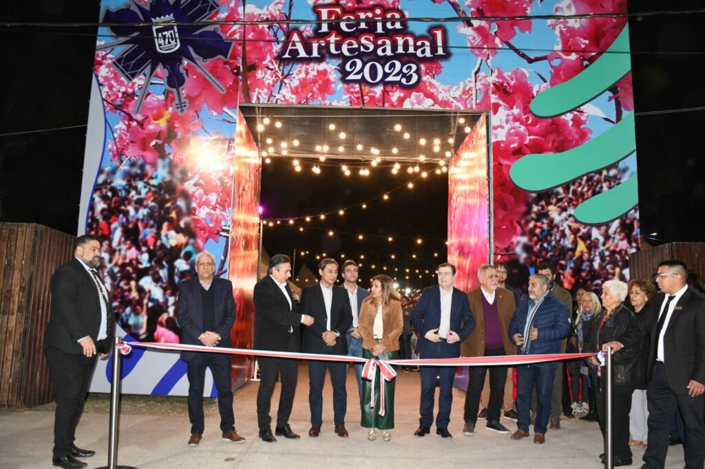 En un verdadero clima de fiesta el gobernador Zamora dejó habilitada la Feria Artesanal 2023