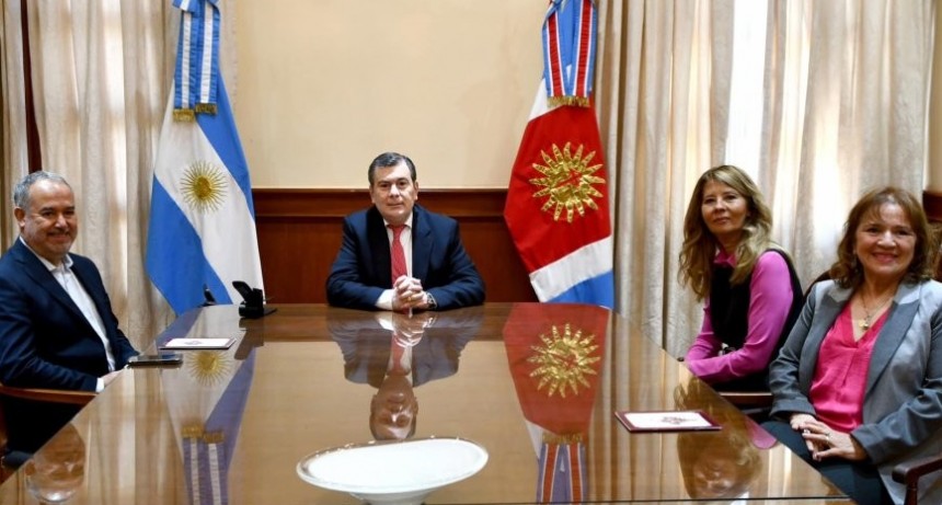 Gerardo Zamora recibió la visita del secretario de SEDRONAR, Roberto Moro