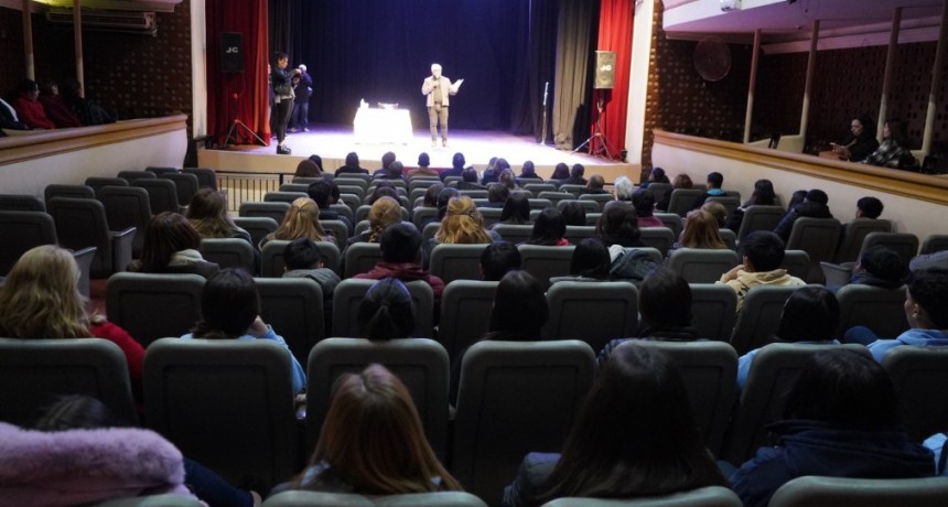 El intendente Nediani participó de la charla 