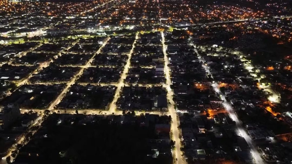 El intendente Roger El&iacute;as Nediani destac&oacute; las obras de alumbrado p&uacute;blico realizadas para modernizar e iluminar la ciudad