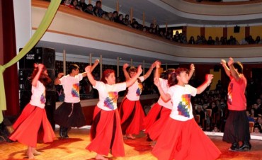 Con gran &eacute;xito se desarroll&oacute; en el Renzi el 2&ordm; Festival de Ritmos Solidarios   