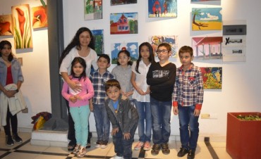 Habilitaron la exposici&oacute;n del taller art&iacute;stico &ldquo;Mis Colores&rdquo;