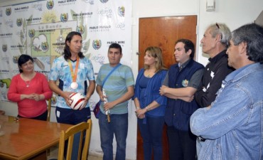  Campe&oacute;n paral&iacute;mpico visit&oacute; la Municipalidad de La Banda