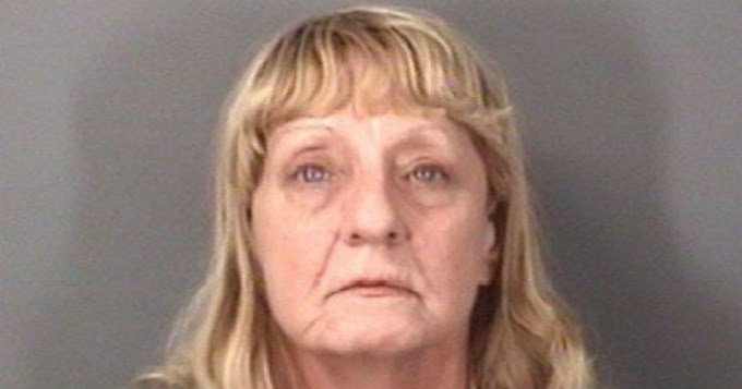 Apu&ntilde;al&oacute; a compa&ntilde;ero de cuarto por negarse a tener sexo