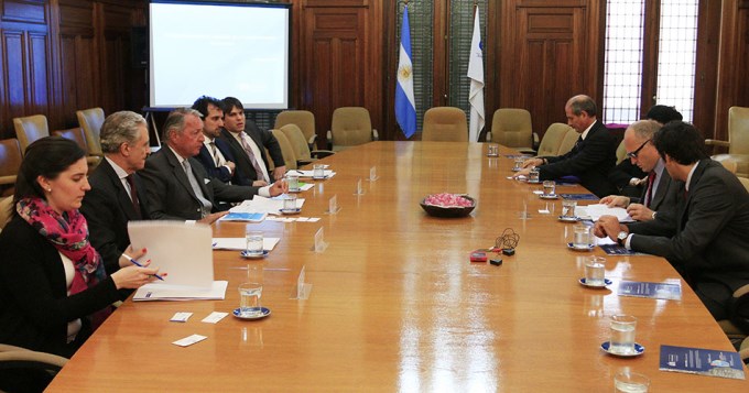 FMI dice estar "reconstruyendo la relaci&oacute;n" con Argentina