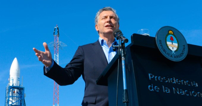 "Hay muchas deudas sociales pendientes"