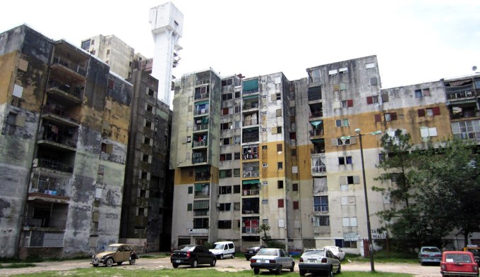 Lo acribillan a tiros en sangrienta venganza