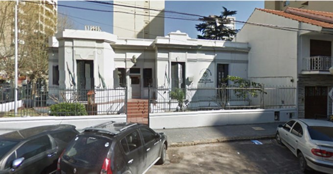 Lo hirieron, manej&oacute; 200 metros y cay&oacute; muerto