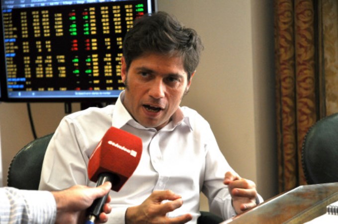 "Macri estudia otra devaluaci&oacute;n"