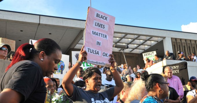Toque de queda en Charlotte por muerte de afroamericano