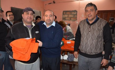 Mirolo anunci&oacute; la remodelaci&oacute;n del Obrador San Carlos y entreg&oacute; indumentaria para 300 trabajadores   