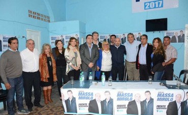 El Frente Renovador present&oacute; a sus candidatos de cara a los comicios del 22 de octubre