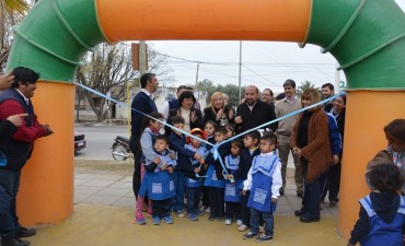 El intendente Pablo Mirolo dej&oacute; habilitada la renovada Plaza del Vag&oacute;n