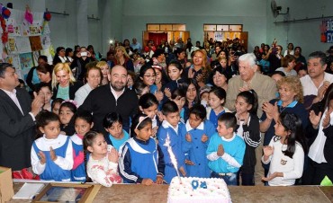 La escuela de Artes Pl&aacute;sticas &ldquo;Juanita Briones&rdquo; celebr&oacute; un nuevo a&ntilde;o con un emotivo acto
