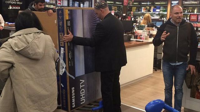 "2x1": Bergman fue a conferencia en Chile y se trajo dos televisores