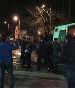 Barras de Independiente quedaron detenidos tras enfrentamiento con la polic&iacute;a 