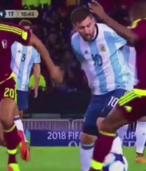 El tremendo ca&ntilde;o de Messi 