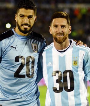 Messi?&nbsp;y Luis Su&aacute;rez posaron juntos para promocionar el Mundial 2030