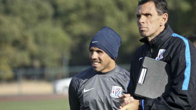Tevez volvi&oacute; a jugar, perdi&oacute; y se qued&oacute; sin DT