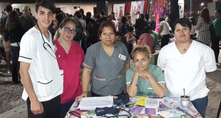Personal de Salud realiza controles preventivos en el paseo artesanal