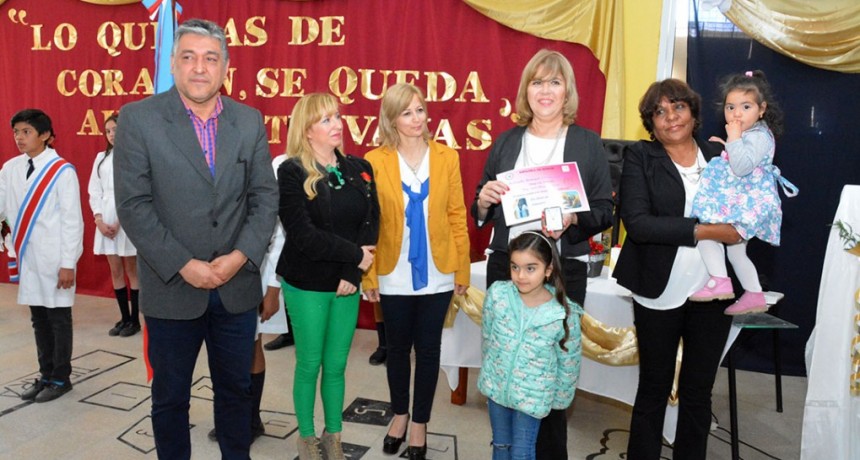 La Escuela Primaria Municipal rindi&oacute; homenaje a las dos primeras docentes jubiladas de la instituci&oacute;n
