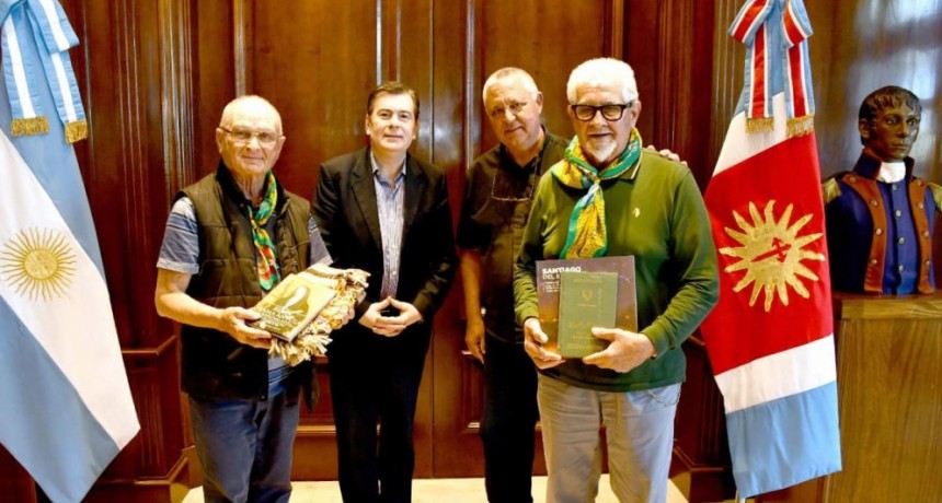 Zamora recibió en Casa de Gobierno al sacerdote Sergio Marinelli