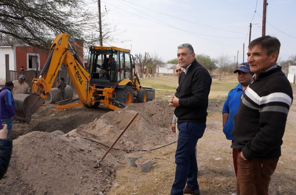 Nediani visitó el inicio de importante obra de desagüe pluvial en el B° 9 de Julio