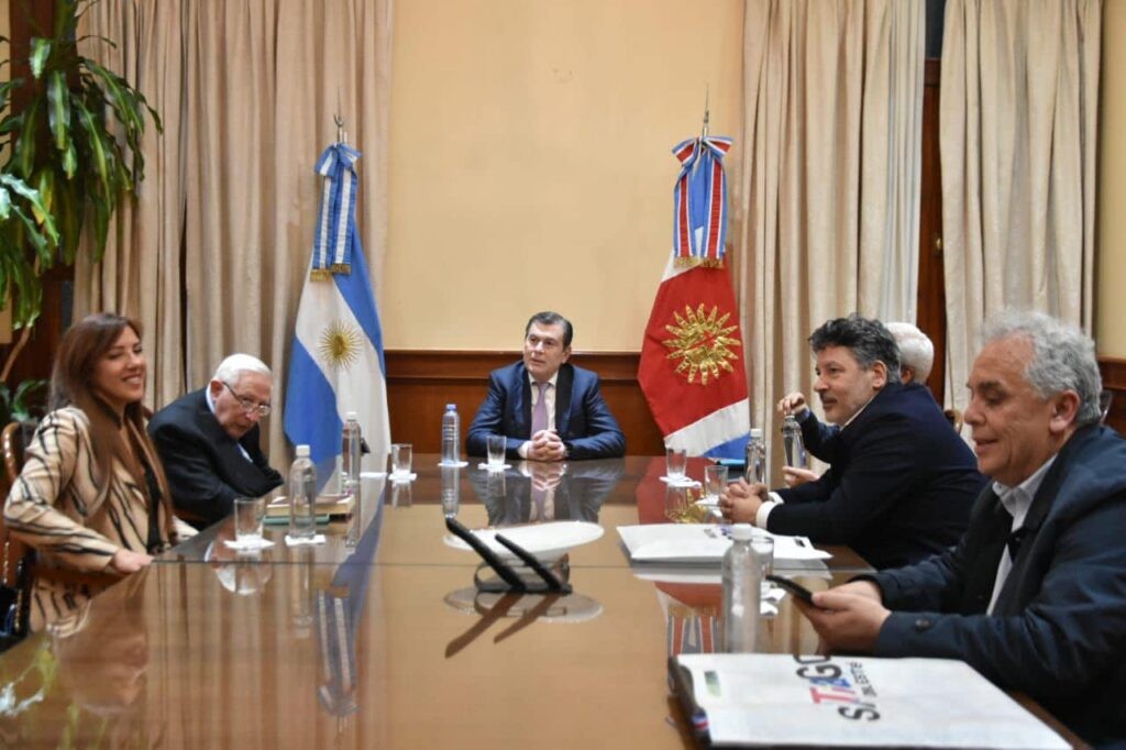 Zamora recibió a De Lella, Monzón y Menéndez para celebrar la decisión del Papa Francisco