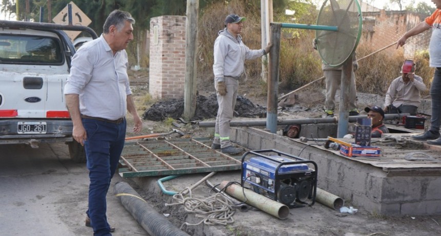 Nediani visitó la obra de mantenimiento  de la bomba de desagüe de calle Deán Funes