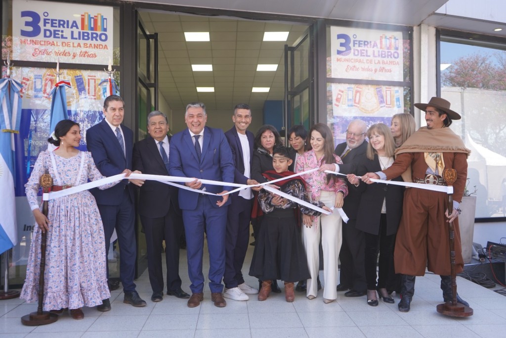  El intendente Nediani inauguró la “3ª Edición de la Feria del Libro Municipal”