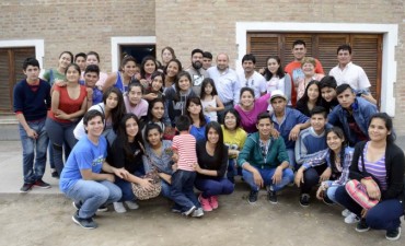  Mirolo recibi&oacute; a una delegaci&oacute;n de alumnos de Pampa de Los Guanacos