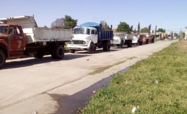 Personal municipal retira m&aacute;s de 20 toneladas diarias de residuos de un basural