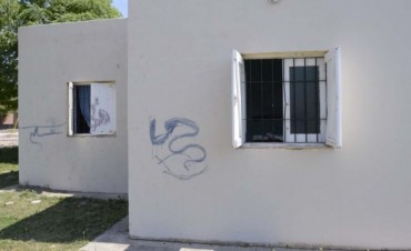 V&aacute;ndalos provocaron da&ntilde;os en el Centro de Atenci&oacute;n M&eacute;dica del barrio 25 de Mayo  