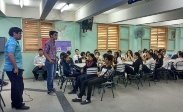 La Direcci&oacute;n de la Juventud convoc&oacute; a j&oacute;venes a reflexionar sobre el valor de la vida