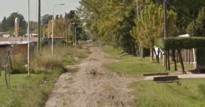 Asesinan a alba&ntilde;il por una moto y el celular