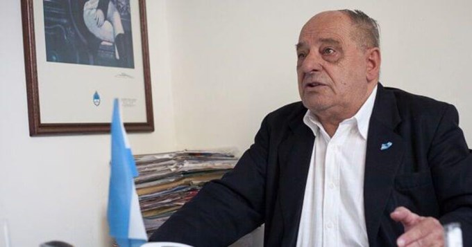 Quiere meter preso a los que tiren basura en la calle