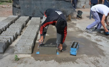 Mirolo celebr&oacute; el &eacute;xito del Programa Emprendiendo Sue&ntilde;os en una visita al barrio Independencia  