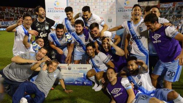 El Decano venci&oacute; a V&eacute;lez y se las ver&aacute; con Central en semifinales