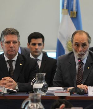 Firman dictamen para el desafuero de De Vido