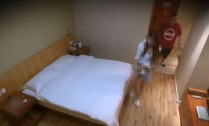 Subast&oacute; su virginidad para comprarse un Iphone 8 y acab&oacute; aterrada