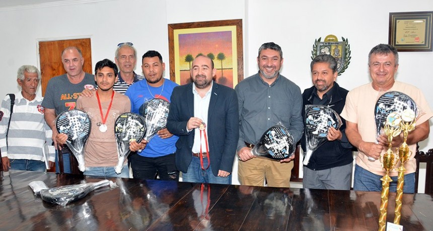 El municipio auspicia un torneo de padel a beneficio de Vicky Dom&iacute;nguez