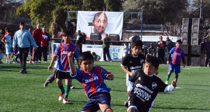 Concluy&oacute; el Torneo Apertura F&uacute;tbol Infantil pero las chicas siguen en competencia