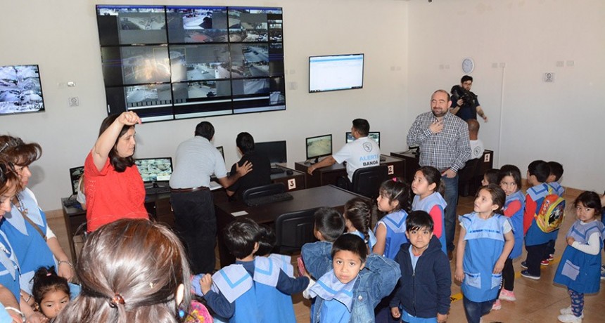Jardines municipales participaron de una muestra en el D&iacute;a de la Educaci&oacute;n Vial