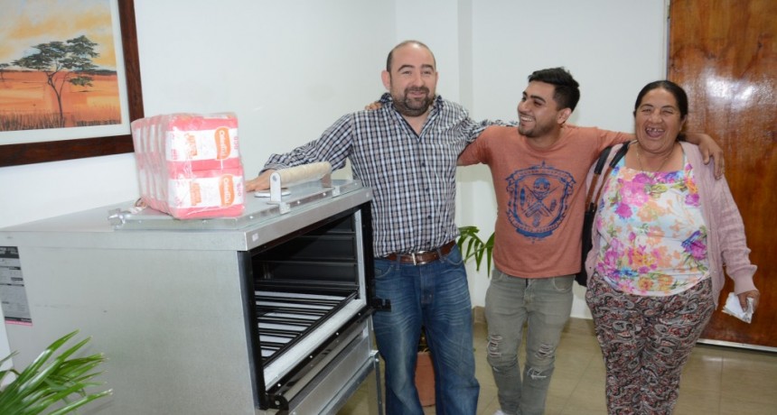 Mirolo entreg&oacute; un nuevo microemprendimiento con el programa "Emprendiendo sue&ntilde;os"