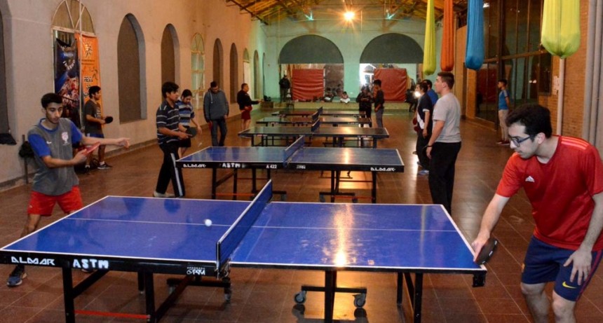 El municipio impulsa el crecimiento del tenis de mesa en la ciudad