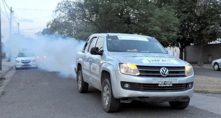  Los operativos de fumigaci&oacute;n contin&uacute;an en todos los barrios de La Banda
