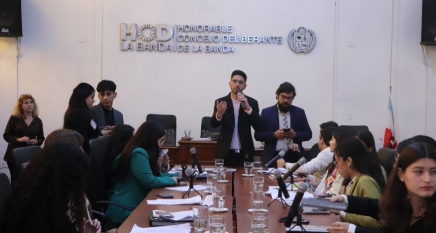 Con éxito culminó la tercera edición del simulacro de sesiones en el Honorable Concejo Deliberante de La Banda