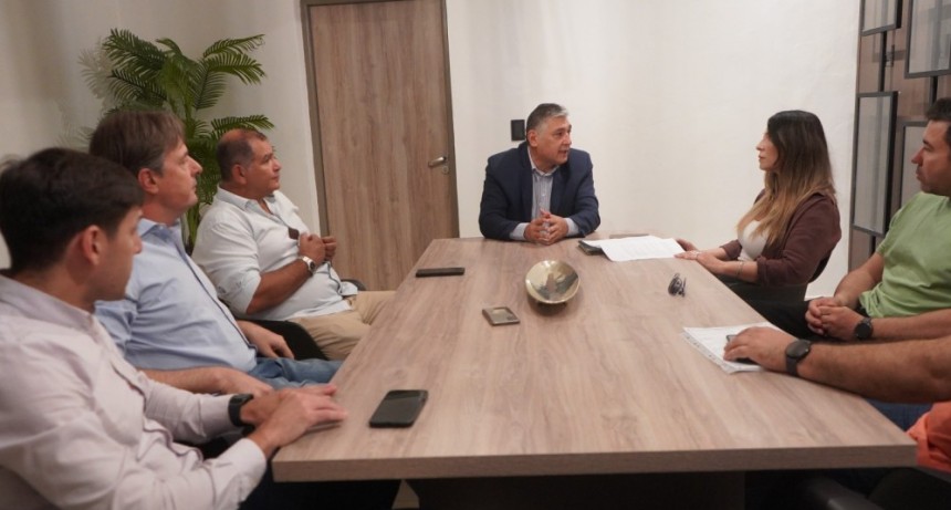 El intendente Nediani recibió vecinos del barrio “Hugo Herrera”
