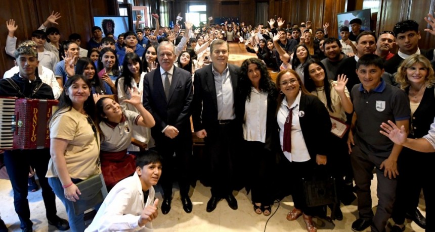 El Gobernador Zamora y el Jefe de Gabinete recibieron a estudiantes de seis departamentos